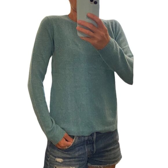 ELLEN Tracy cashmere sweater. - Picture 1 of 6